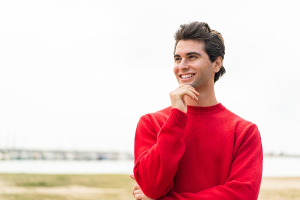 The Pros And Cons Of Composite Vs Porcelain Veneers